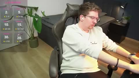 Snapshot of johndor22 chatting on 4, 1, 2025 Jones online show from 4, 1, 2025