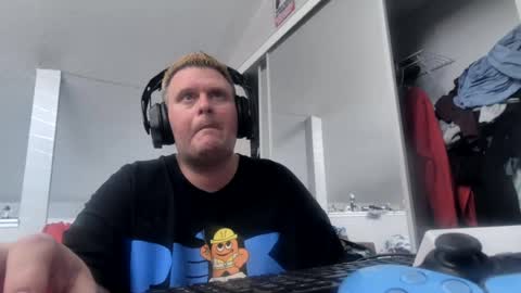 johnfernandez784 online show from 9, 8, 2026