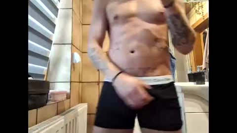 Snapshot of johnlong25cm chatting on 8, 1, 2025 johnlong25cm online show from 8, 1, 2025