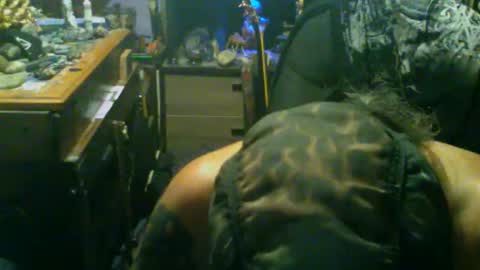 johnnyshung1 online show from 4, 11, 2025