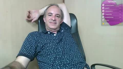 Snapshot of johnq_23 chatting on 13, 12, 2024 John online show from 13, 12, 2024