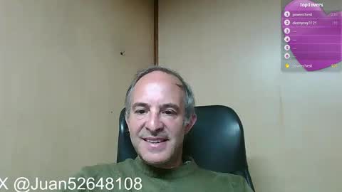 Snapshot of johnq_23 chatting on 16, 9, 2025 John online show from 16, 9, 2025