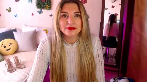 Jolie Mature online show from 4, 8, 2026