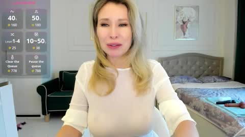 Jolie Ozolla online show from 13, 10, 2025