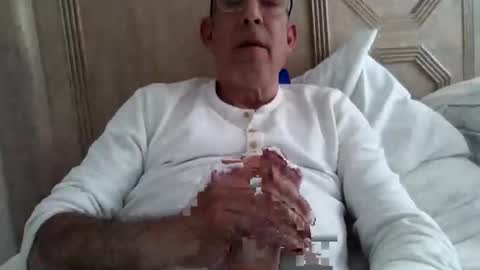John loves pussy online show from 3, 5, 2026