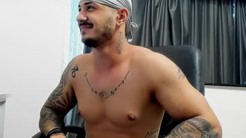 Snapshot of jonnyporn1 chatting on 3, 1, 2025 jonnyporn1 online show from 3, 1, 2025