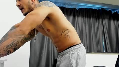 Snapshot of jonnyporn1 chatting on 6, 1, 2025 jonnyporn1 online show from 6, 1, 2025