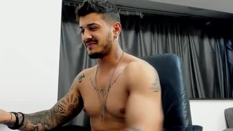 Snapshot of jonnyporn1 chatting on 6, 1, 2025 jonnyporn1 online show from 6, 1, 2025