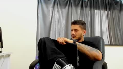 Snapshot of jonnyporn1 chatting on 8, 1, 2025 jonnyporn1 online show from 8, 1, 2025