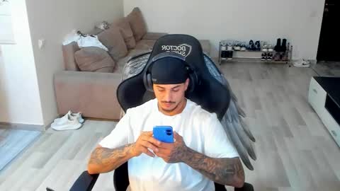 Snapshot of jonnyporn1 chatting on 12, 10, 2025 jonnyporn1 online show from 12, 10, 2025