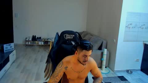 Snapshot of jonnyporn1 chatting on 14, 11, 2025 jonnyporn1 online show from 14, 11, 2025