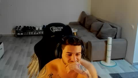 Snapshot of jonnyporn1 chatting on 18, 12, 2025 jonnyporn1 online show from 18, 12, 2025