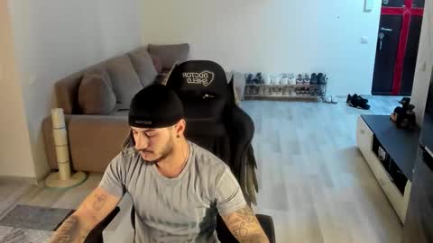 Snapshot of jonnyporn1 chatting on 6, 1, 2026 jonnyporn1 online show from 6, 1, 2026