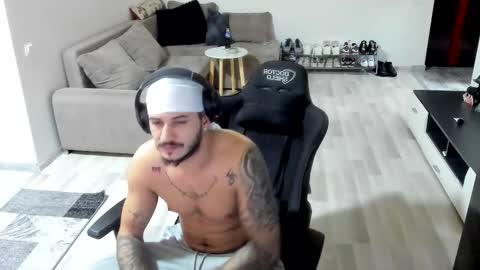 Snapshot of jonnyporn1 chatting on 12, 1, 2026 jonnyporn1 online show from 12, 1, 2026