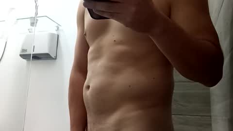 Snapshot of jorgelatino1919 chatting on 7, 1, 2026 jorgelatino1919 online show from 7, 1, 2026