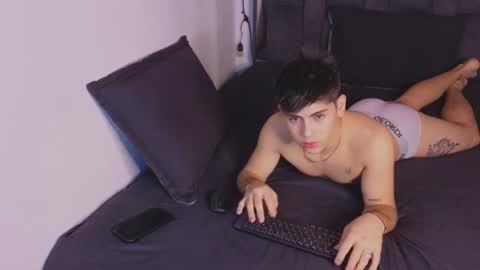 Snapshot of josethariaz25 chatting on 8, 7, 2026 JOSETH ARIAZ online show from 8, 7, 2026