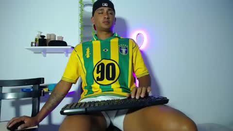 Josue 22cm big dick online show from 30, 7, 2026