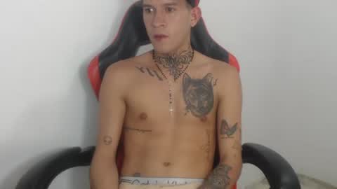 Snapshot of josue_linares chatting on 27, 10, 2025 josue_linares online show from 27, 10, 2025