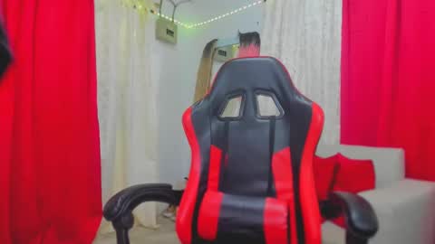 Snapshot of josue_linares chatting on 11, 11, 2025 josue_linares online show from 11, 11, 2025