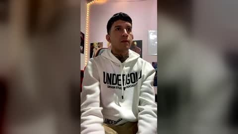 Snapshot of josue_linares chatting on 8, 1, 2026 josue_linares online show from 8, 1, 2026