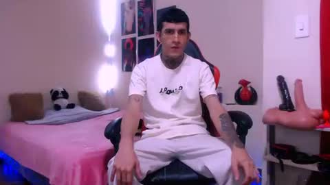 Snapshot of josue_linares chatting on 16, 3, 2026 josue_linares online show from 16, 3, 2026