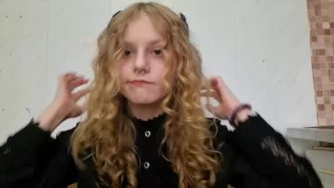 Snapshot of jovancape chatting on 12, 3, 2026 Kira online show from 12, 3, 2026