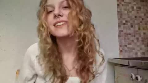 Snapshot of jovancape chatting on 16, 3, 2026 Kira online show from 16, 3, 2026