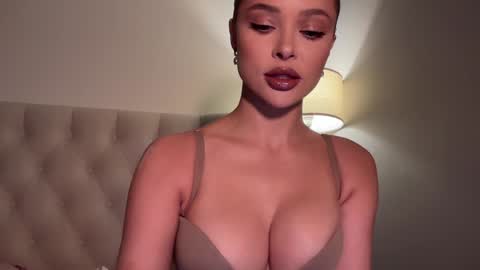 Jennie and Sophia online show from 26, 1, 2025