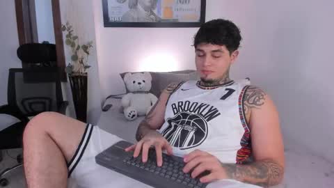 Snapshot of juan_alvarez18 chatting on 10, 10, 2025 juan_alvarez18 online show from 10, 10, 2025