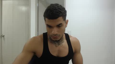 juan_gomez_1 online show from 6, 2, 2025