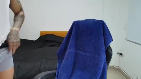 juan_gomez_1 online show from 18, 11, 2025