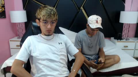 juan_saul1 online show from 20, 4, 2026
