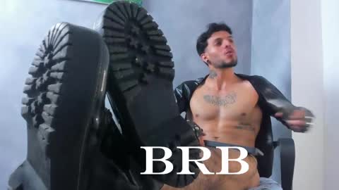 Juan Esteban online show from 3, 5, 2026
