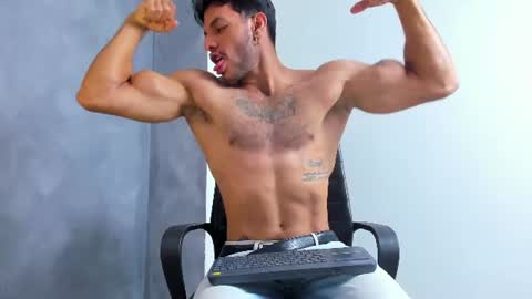 Juan Esteban online show from 28, 7, 2026