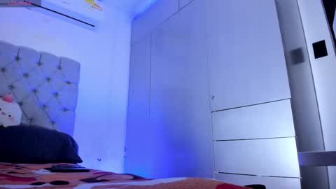 independent model online show from 16, 10, 2025