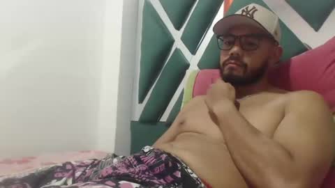 Snapshot of juanfe_style chatting on 19, 9, 2025 juanfe_style online show from 19, 9, 2025