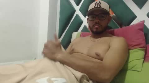 Snapshot of juanfe_style chatting on 8, 10, 2025 juanfe_style online show from 8, 10, 2025