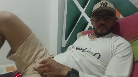 Snapshot of juanfe_style chatting on 11, 10, 2025 juanfe_style online show from 11, 10, 2025