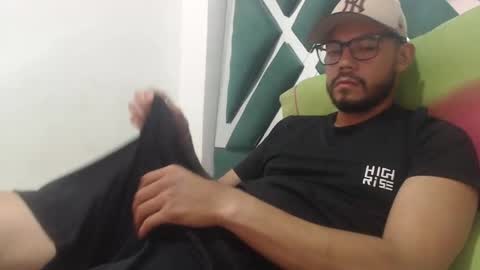 Snapshot of juanfe_style chatting on 18, 10, 2025 juanfe_style online show from 18, 10, 2025