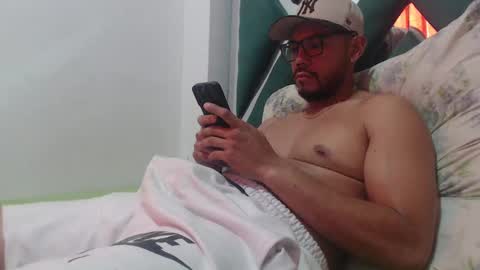 Snapshot of juanfe_style chatting on 9, 11, 2025 juanfe_style online show from 9, 11, 2025