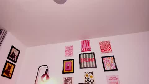 juanitaaa_ online show from 2, 7, 2026