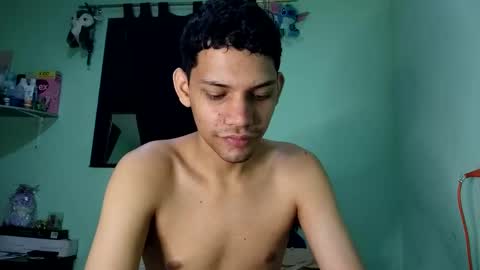 juansuarez204 online show from 5, 3, 2025