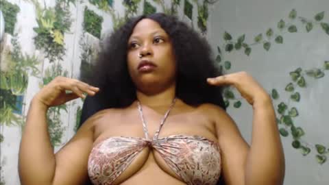 Snapshot of juicy_gold22 chatting on 12, 12, 2024 Mariagold online show from 12, 12, 2024