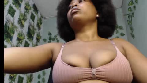 Snapshot of juicy_gold22 chatting on 1, 3, 2025 Mariagold online show from 1, 3, 2025