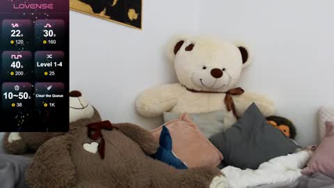 Snapshot of juicy_mystery chatting on 19, 12, 2024 laura online show from 19, 12, 2024