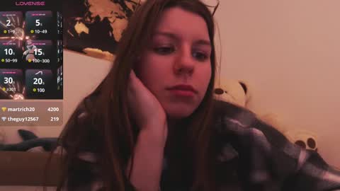 Snapshot of juicy_mystery chatting on 5, 3, 2025 laura online show from 5, 3, 2025