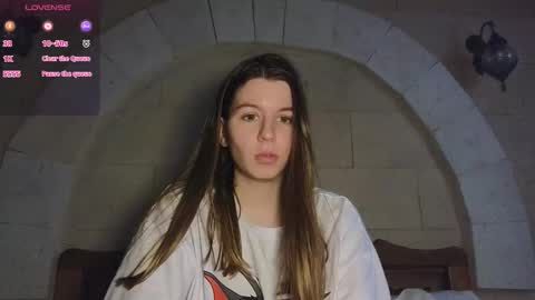 Snapshot of juicy_mystery chatting on 22, 12, 2025 laura online show from 22, 12, 2025