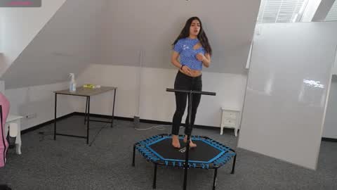 Snapshot of juicy_secrets_054 chatting on 10, 3, 2026 Elza online show from 10, 3, 2026