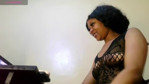 Juicy Bumbum online show from 18, 6, 2026