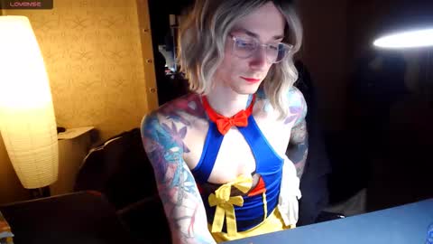 Snapshot of juleea_doll chatting on 28, 11, 2025 Julia online show from 28, 11, 2025